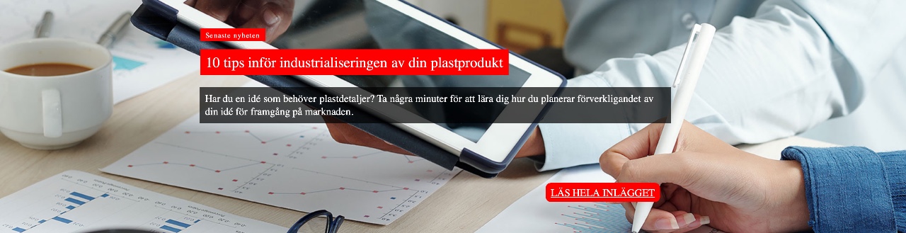 Surfplatta på skrivbord med dokument, visar rubrik om industrialisering av plastprodukt och uppmaning att läsa mer.